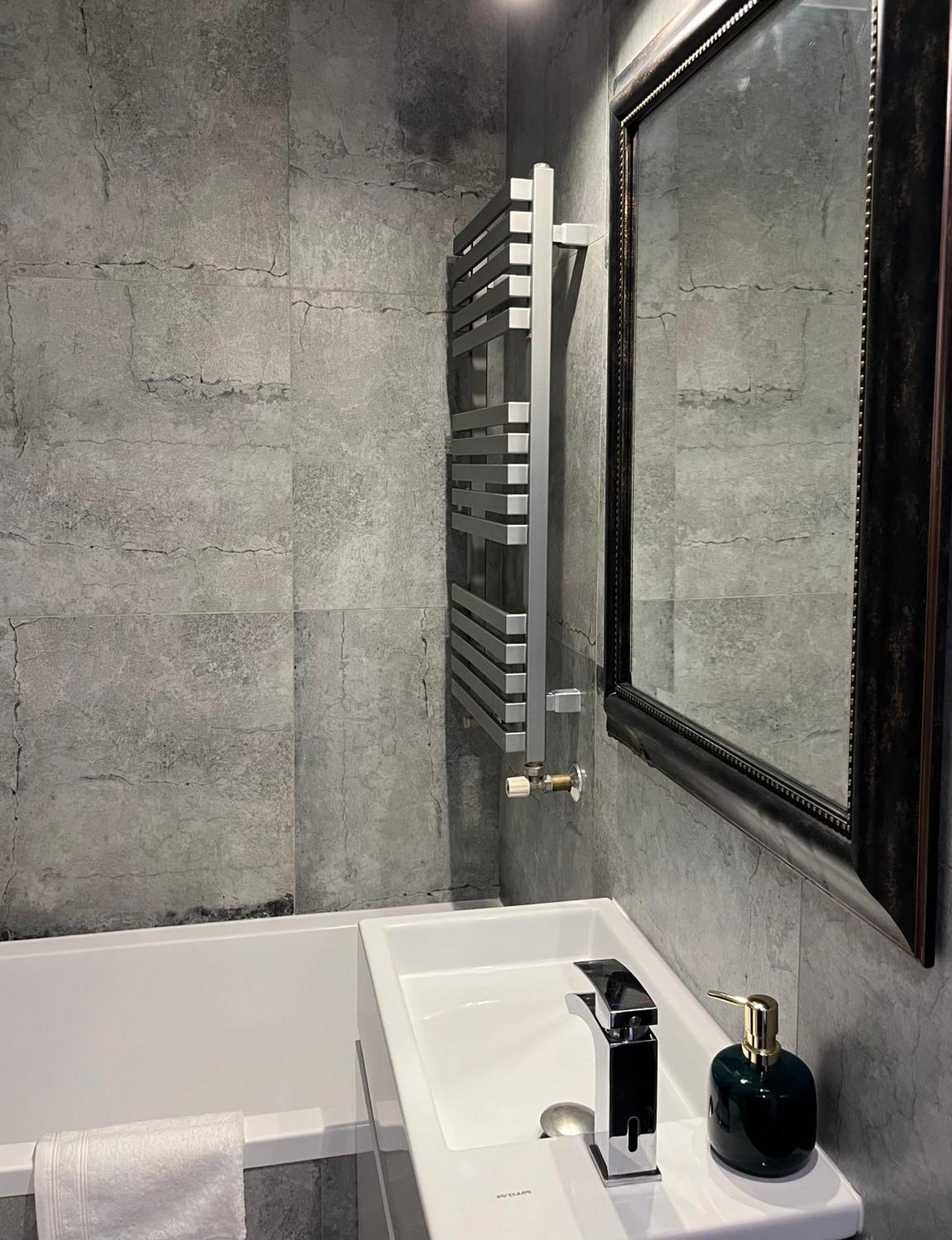 Apartament Modrzewskiego กรูจอนตส์ ภายนอก รูปภาพ